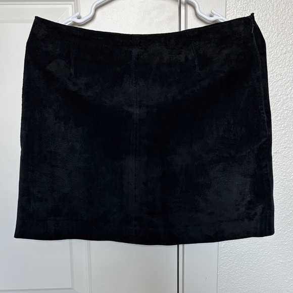 Sale!!! XOXO Women’s Vintage Y2K Mini Black Genuine Leather Suede Skirt Size S - Picture 4 of 12